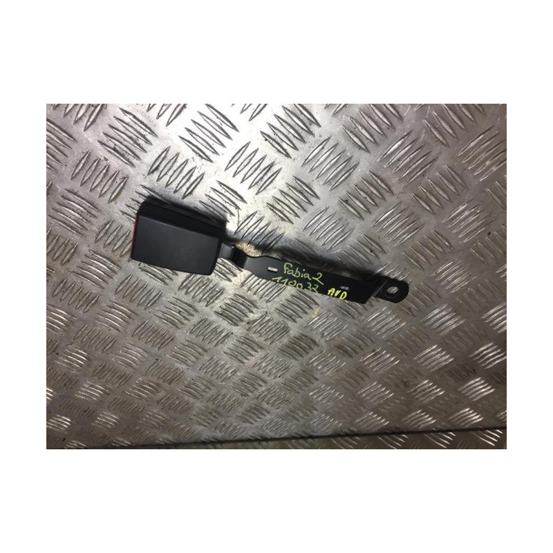 Attache ceinture avant droit SKODA FABIA 2 PHASE 2 d’occasion