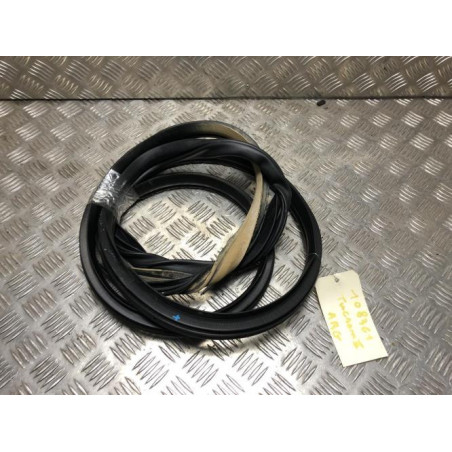 Joint de porte arriere gauche HYUNDAI TUCSON 2 PHASE 1 d’occasion