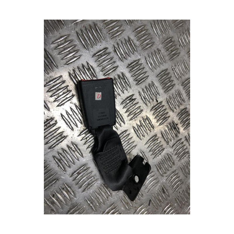 Attache ceinture arriere droit FIAT 500 2 PHASE 1 d’occasion