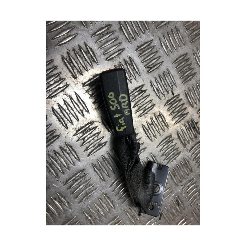 Attache ceinture arriere droit FIAT 500 2 PHASE 1 d’occasion