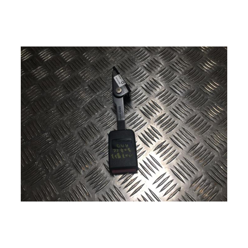 Attache ceinture arriere droit PEUGEOT 307 PHASE 2 CABRIOLET d’occasion