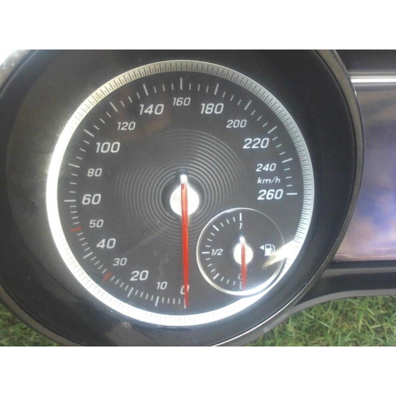 Compteur MERCEDES CLASSE GLA (X156) d’occasion