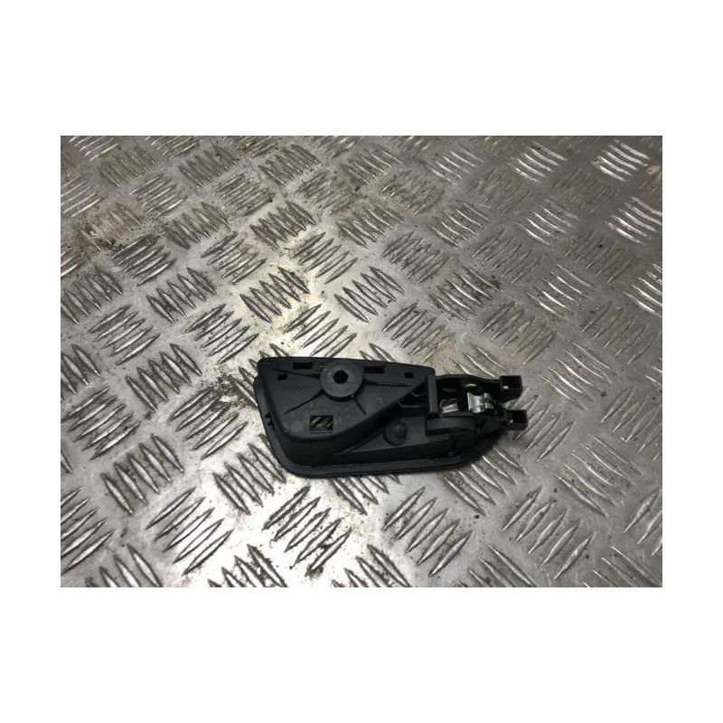 Poignee interieur avant gauche RENAULT CAPTUR 2 d’occasion