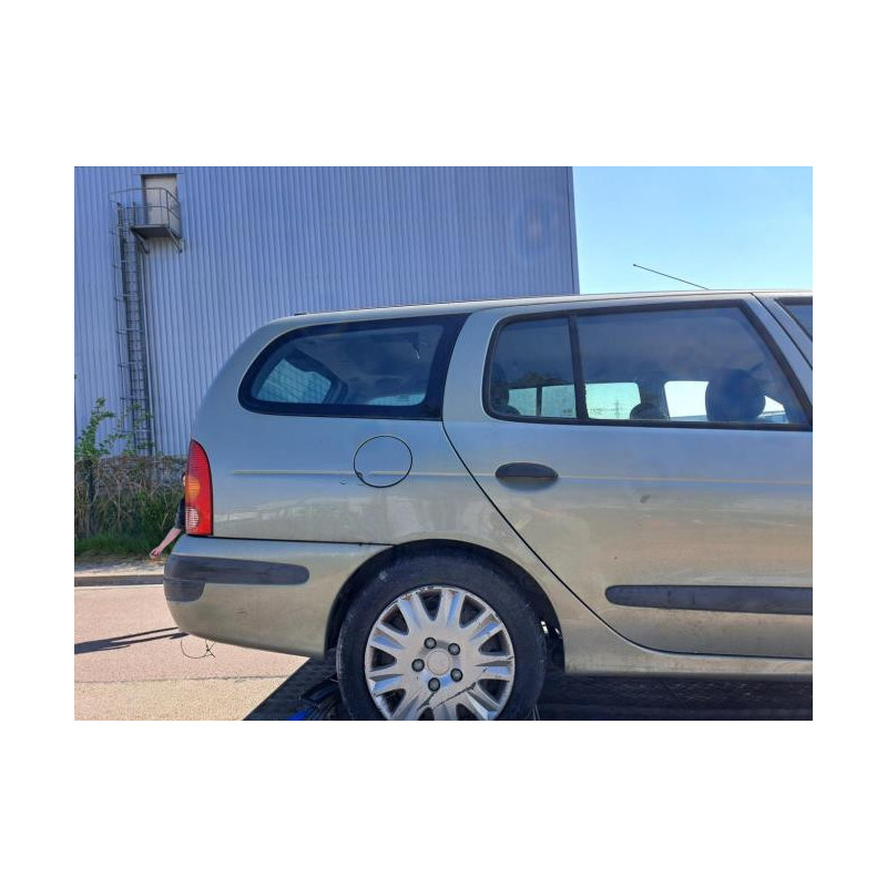 Feu arriere principal droit (feux) RENAULT MEGANE 1 BREAK d’occasion