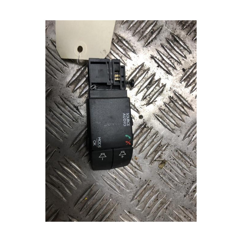 Commande autoradio RENAULT CLIO 4 PHASE 1 d’occasion