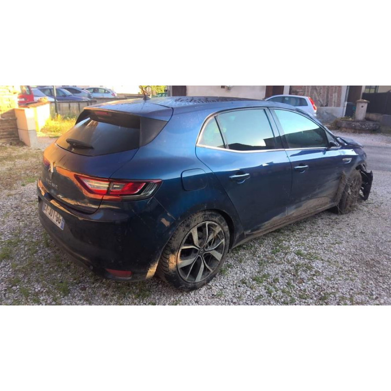 Feu arriere secondaire droit (feux) RENAULT MEGANE 4 PHASE 1 d’occasion