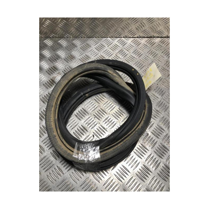Joint de porte avant gauche PEUGEOT 208 2 d’occasion