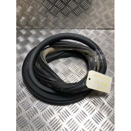 Joint de porte avant droite PEUGEOT 208 2 d’occasion