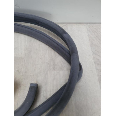 Joint de porte avant droite MERCEDES 300 W124 PHASE 1 d’occasion
