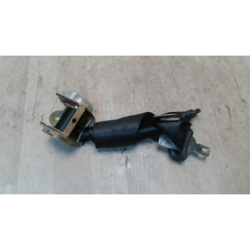 Ceinture arriere droit TOYOTA YARIS 1 PHASE 1 d’occasion