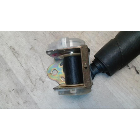 Ceinture arriere droit TOYOTA YARIS 1 PHASE 1 d’occasion