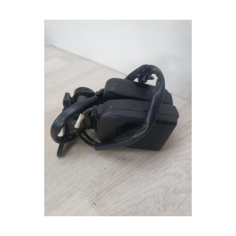 Attache ceinture arriere droit PEUGEOT 207 PHASE 1 d’occasion