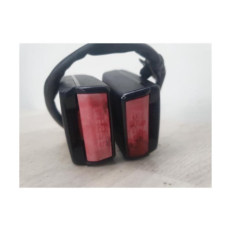 Attache ceinture arriere droit PEUGEOT 207 PHASE 1 d’occasion