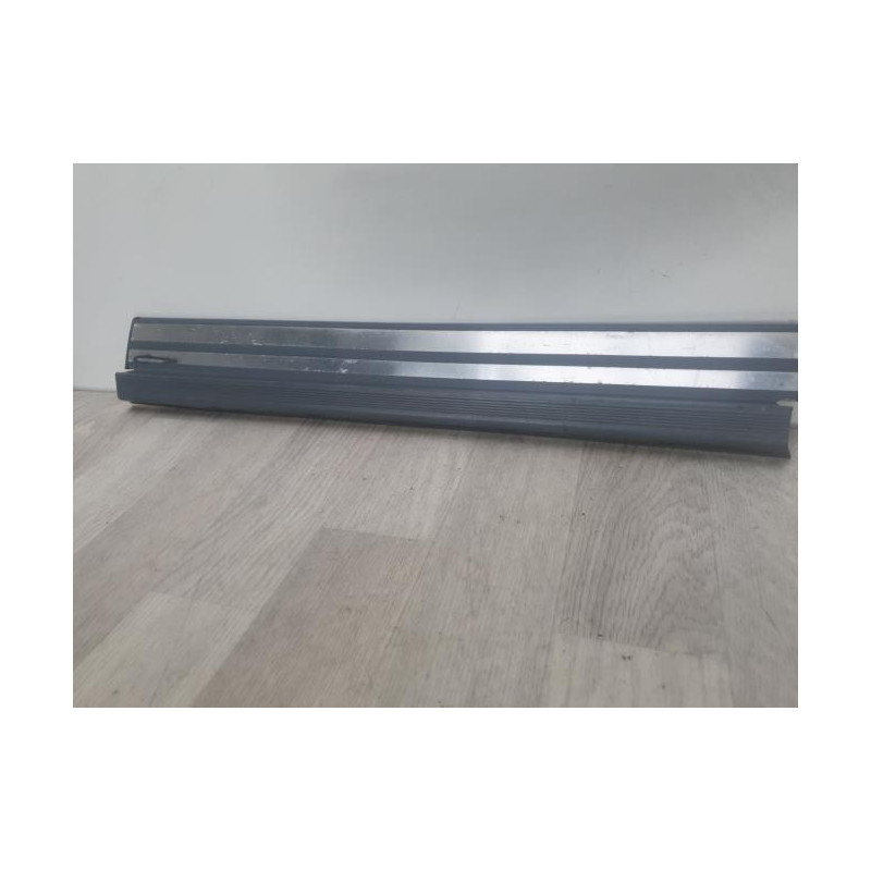 Baguette de porte arriere gauche  PEUGEOT 207 PHASE 1 d’occasion