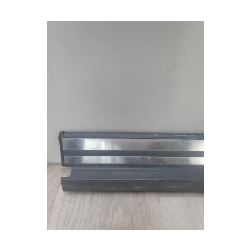 Baguette de porte avant droite MERCEDES 300 W124 PHASE 1 d’occasion