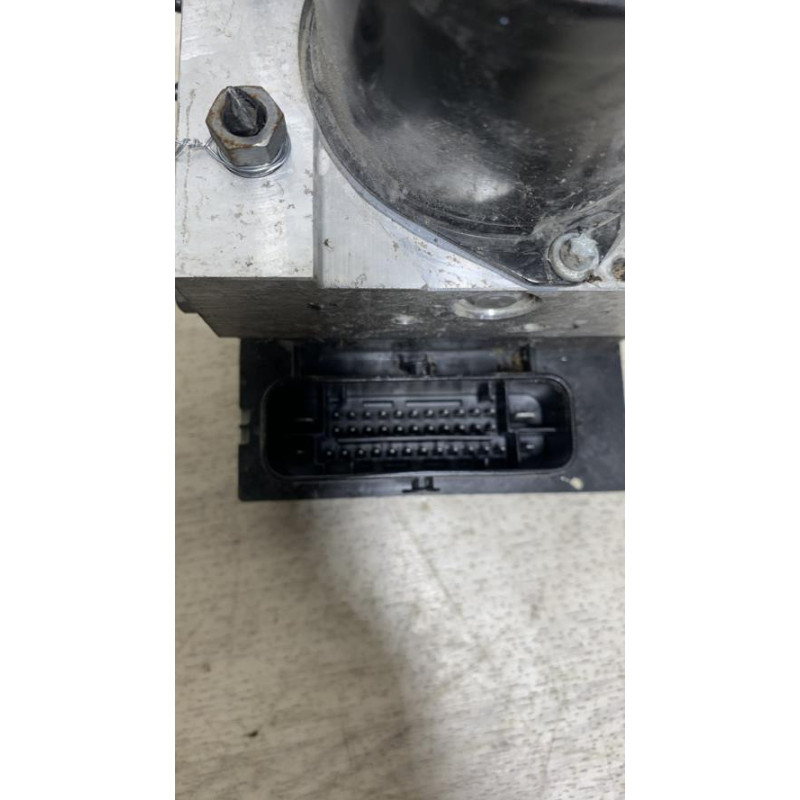 Bloc ABS (freins anti-blocage) VOLKSWAGEN POLO 5 PHASE 1 d’occasion