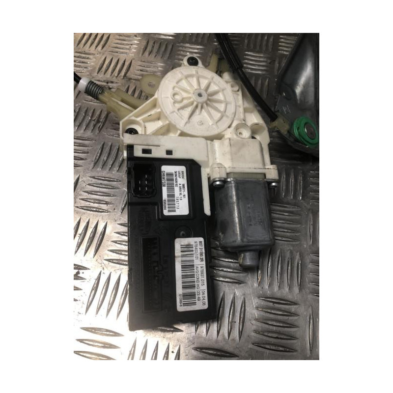 Leve vitre electrique avant gauche RENAULT LAGUNA 3 PHASE 1 d’occasion