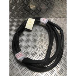 Joint de porte avant droite KIA CARENS 4 PHASE 1 d’occasion