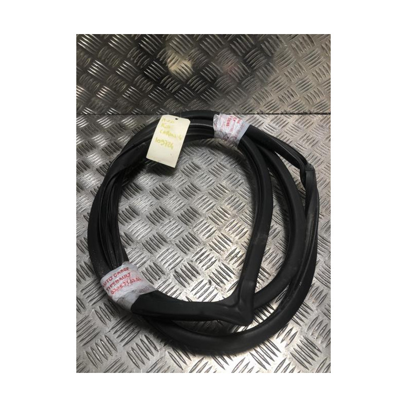 Joint de porte avant droite KIA CARENS 4 PHASE 1 d’occasion