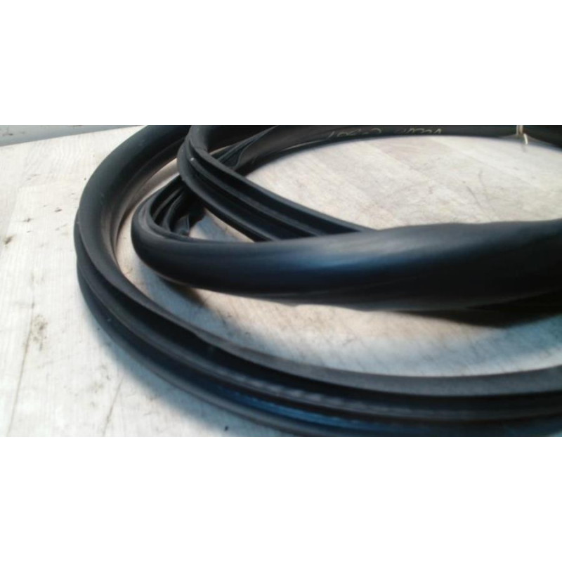 Joint de porte arriere gauche VOLVO C 30 PHASE 1 d’occasion