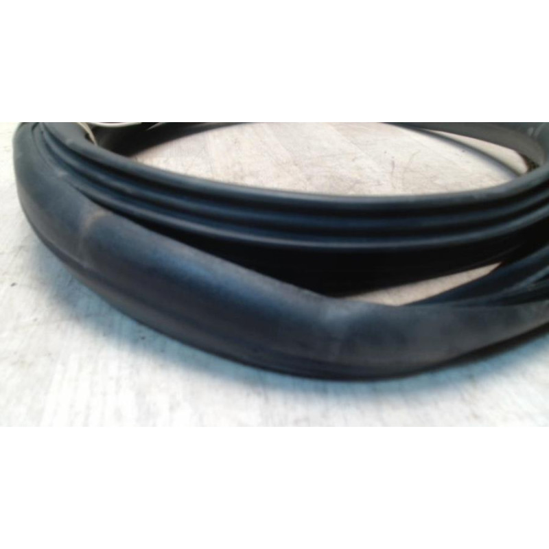 Joint de porte arriere gauche VOLVO C 30 PHASE 1 d’occasion