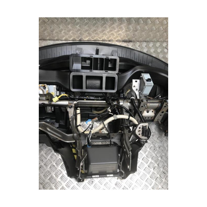 Tableau de bord SUZUKI SWIFT 4 d’occasion