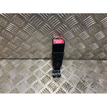 Attache ceinture arriere droit SUZUKI SWIFT 4 d’occasion