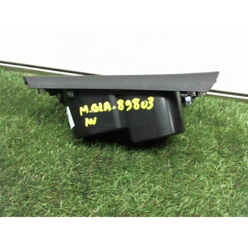 Porte gobelet MERCEDES CLASSE GLA (X156) d’occasion
