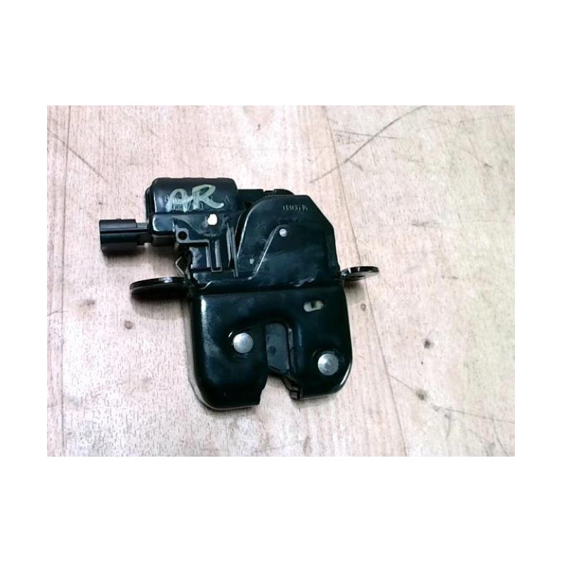 Serrure de hayon RENAULT CLIO 4 PHASE 1 d’occasion