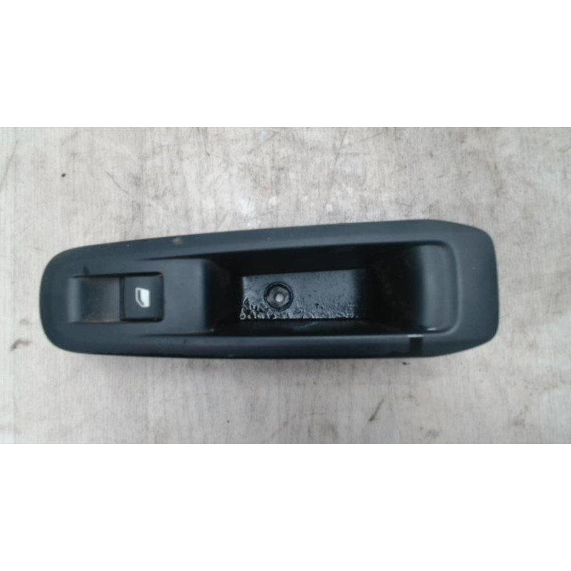 Interrupteur de leve vitre arriere droit PEUGEOT 308 2 PHASE 1 d’occasion