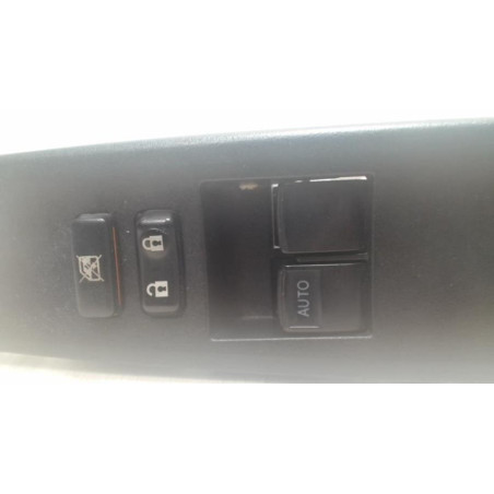 Interrupteur de leve vitre avant gauche TOYOTA YARIS 3 PHASE 1 d’occasion