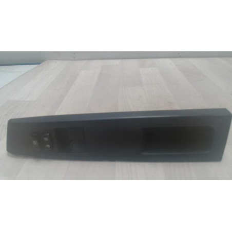 Interrupteur de leve vitre avant gauche TOYOTA YARIS 3 PHASE 1 d’occasion