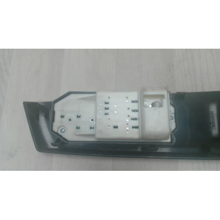 Interrupteur de leve vitre avant gauche TOYOTA YARIS 3 PHASE 1 d’occasion