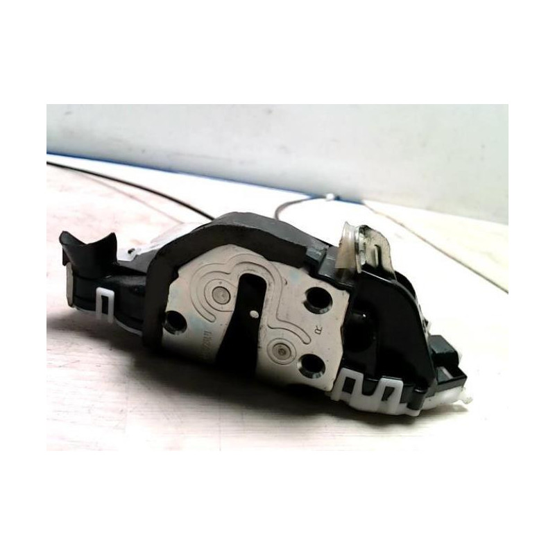 Serrure avant gauche TOYOTA YARIS 3 PHASE 1 d’occasion