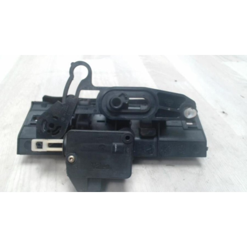 Poignee porte coffre PEUGEOT 206 PHASE 1 d’occasion