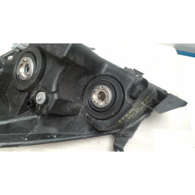 Optique avant principal droit (feux)(phare) TOYOTA COROLLA VERSO 2 PHASE 1 d’occasion