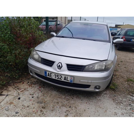 Pare choc arriere RENAULT LAGUNA 2 PHASE 2 d’occasion