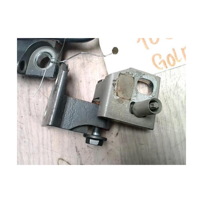 Charniere de porte arriere gauche VOLKSWAGEN GOLF 5 d’occasion
