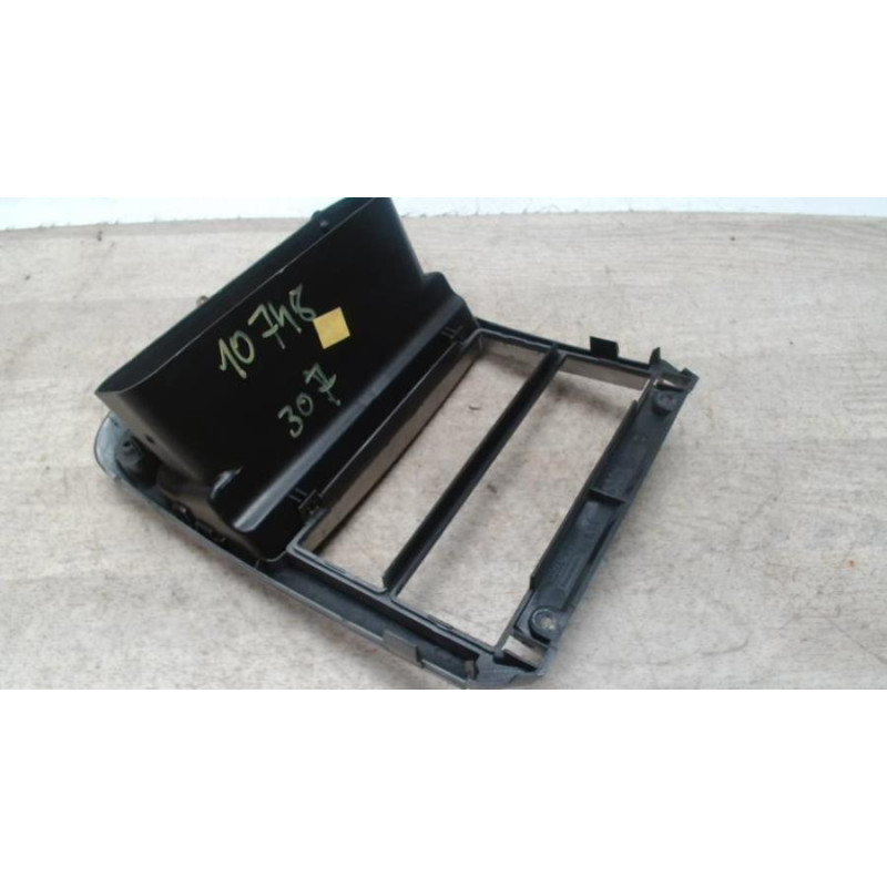 Facade autoradio PEUGEOT 307 PHASE 1 BREAK d’occasion