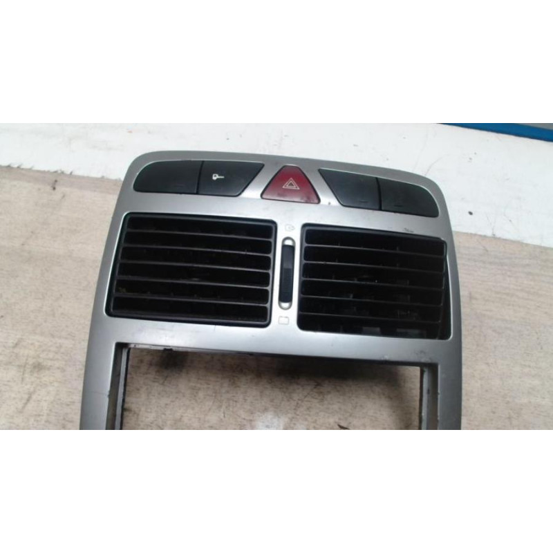 Facade autoradio PEUGEOT 307 PHASE 1 BREAK d’occasion