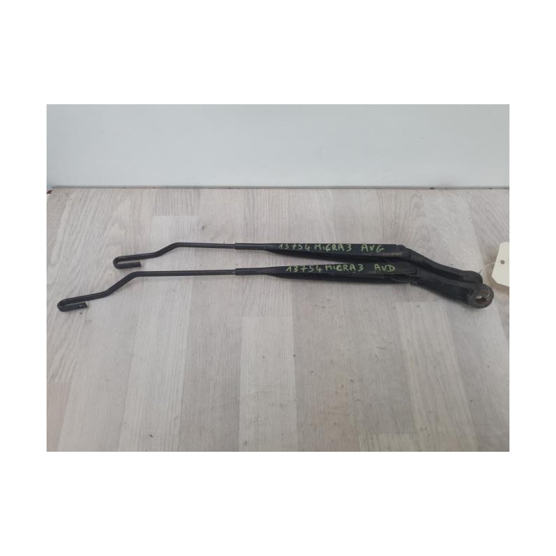 Bras essuie glace avant NISSAN MICRA 3 PHASE 2 d’occasion