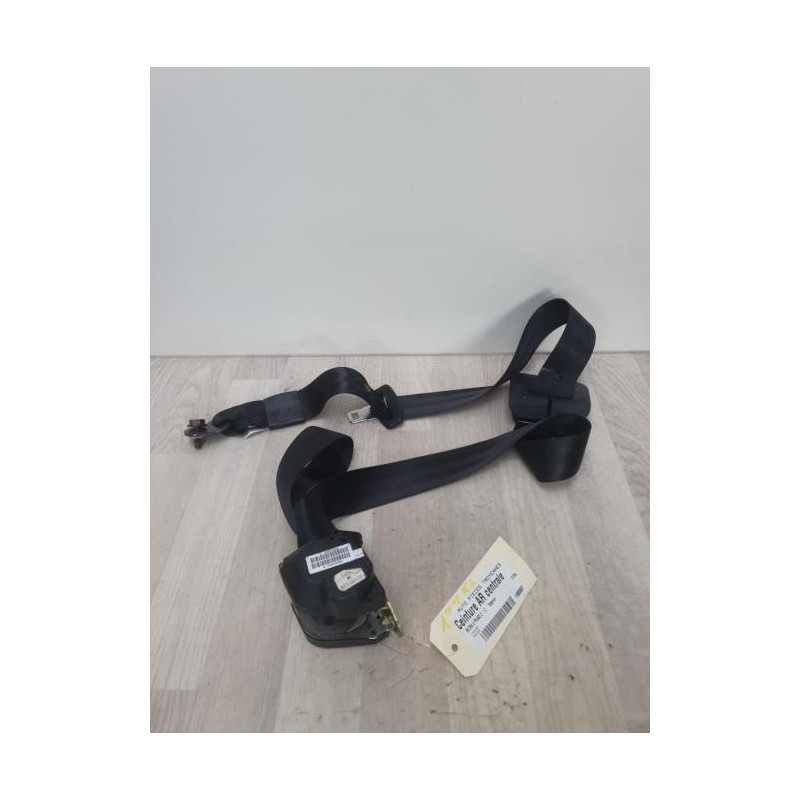 Ceinture arriere centrale NISSAN MICRA 3 PHASE 2 d’occasion