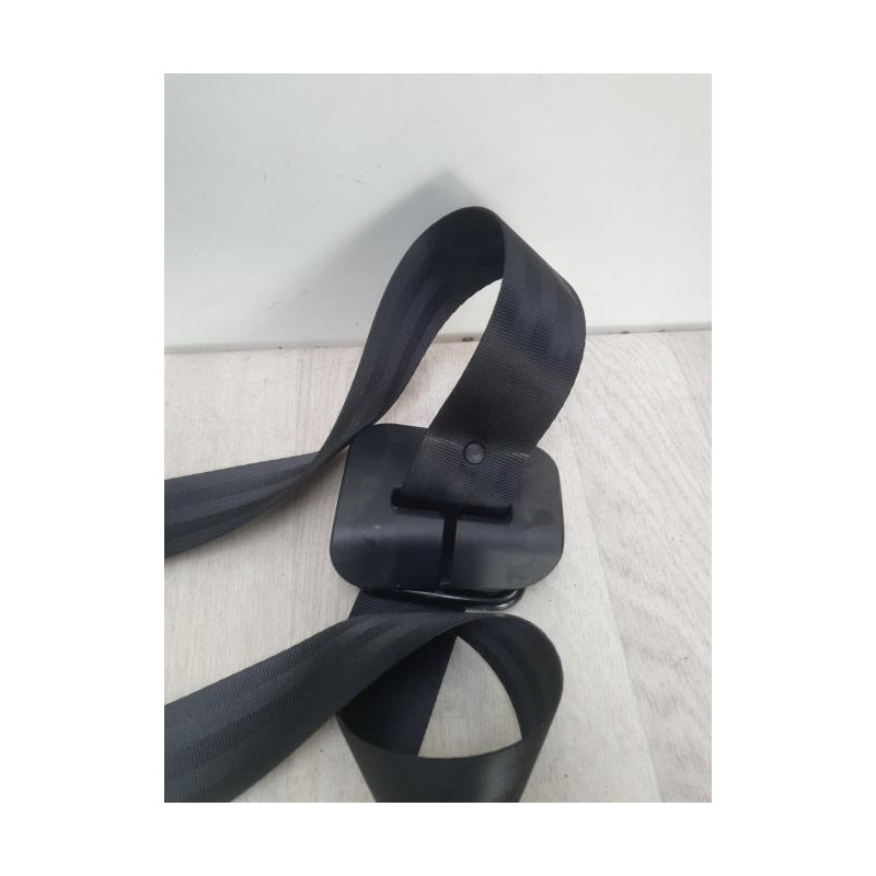 Ceinture arriere centrale NISSAN MICRA 3 PHASE 2 d’occasion