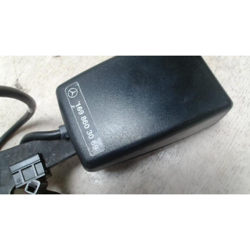 Attache ceinture arriere droit MERCEDES CLASSE A 169 PHASE 1 d’occasion