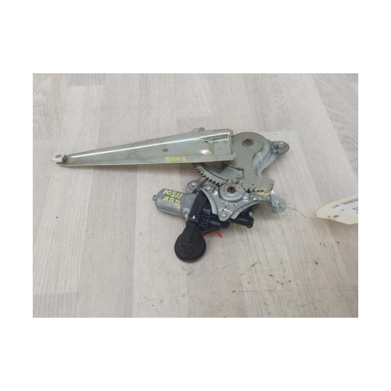 Leve vitre electrique arriere droit TOYOTA RAV4 3 PHASE 1 d’occasion