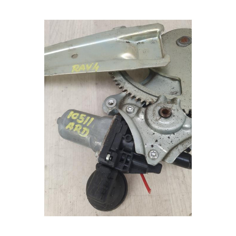 Leve vitre electrique arriere droit TOYOTA RAV4 3 PHASE 1 d’occasion