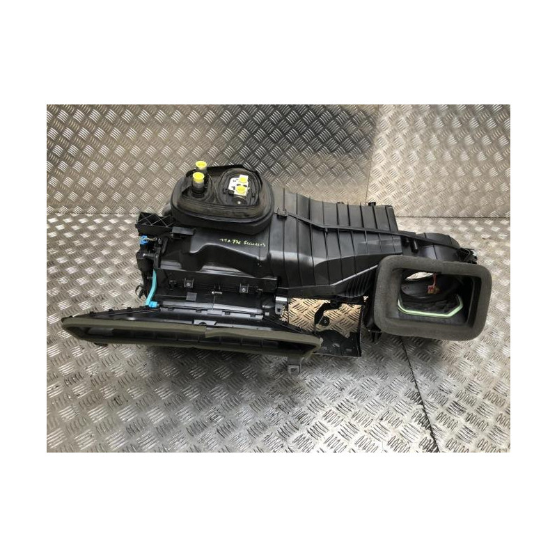 Bloc chauffage VOLKSWAGEN SCIROCCO 3 PHASE 1 COUPE d’occasion