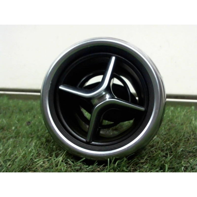 Aerateur tableau de bord central MERCEDES CLASSE GLA (X156) d’occasion