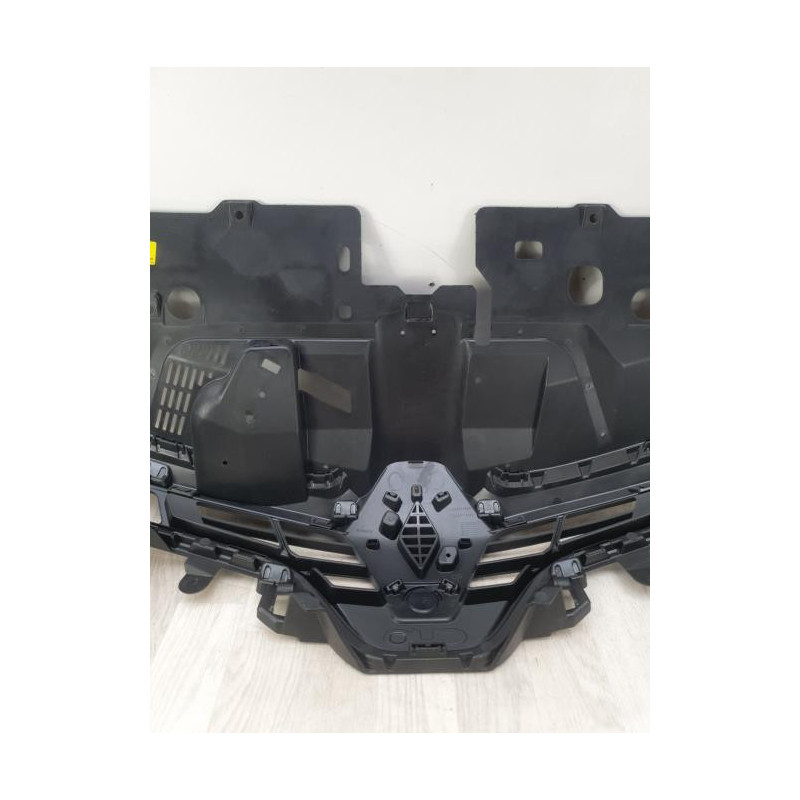 Calandre RENAULT CLIO 4 PHASE 1 d’occasion