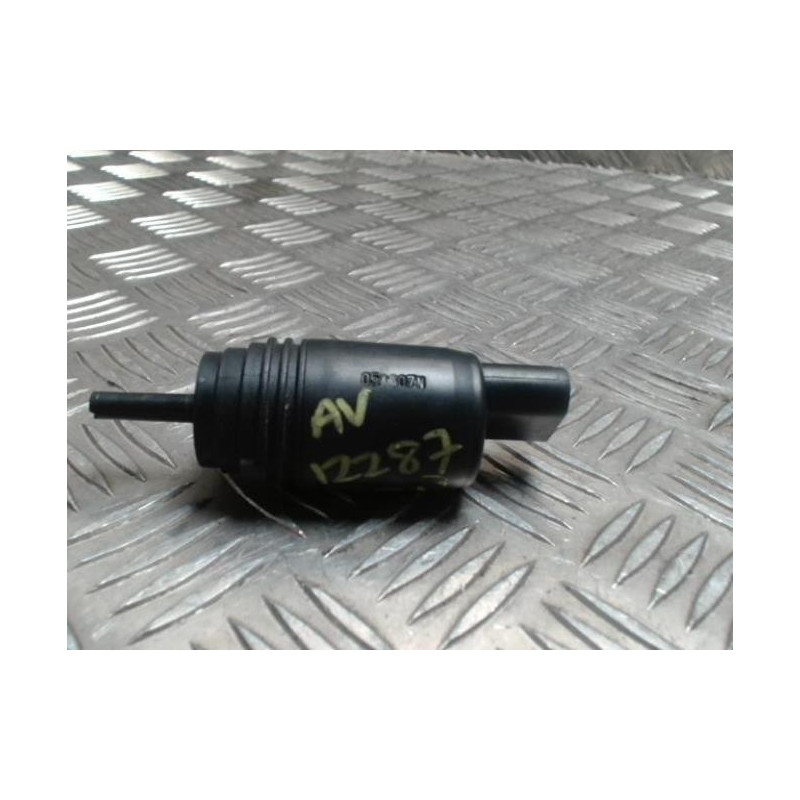 Pompe lave glace arriere BMW SERIE 1 E81 d’occasion